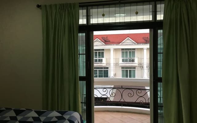 Family Guesthouse - photo 2