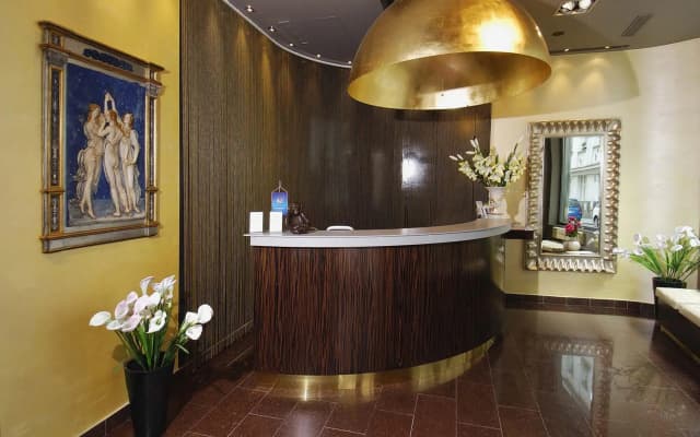 EA Hotel Crystal Palace - photo 2