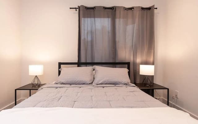 Newly Remodeled 3 BDR House Near Dodgers Stadium - photo 4