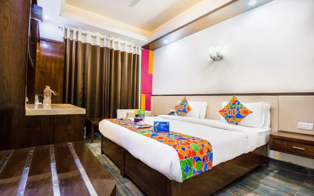 FabHotel Marble Arch Karol Bagh - photo 4