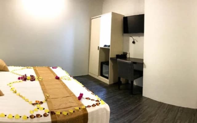 Dhiffushi Tourist Hotel - photo 4