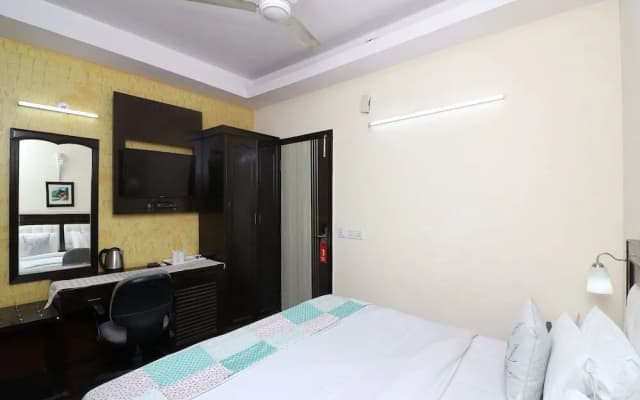 OYO 13451 Star Corporate Avenue - photo 2