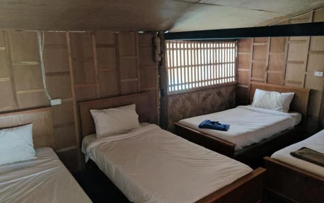 The Lazy Bar And Guesthouse - photo 4