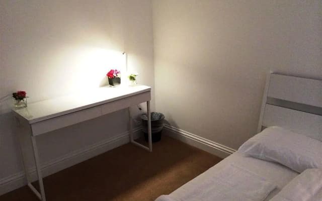 Globe City Apartments - photo 5
