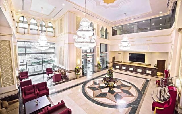 Sapphire Plaza Hotel - photo 2