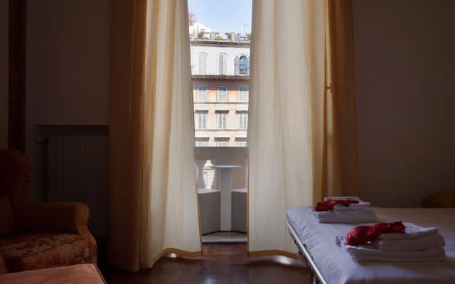 Lh Royal Suites - photo 3