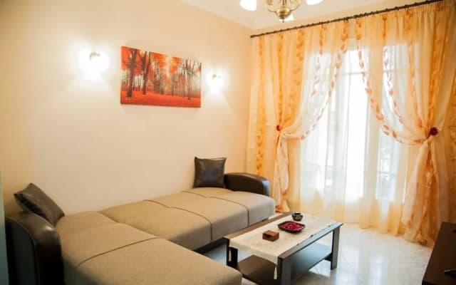 Bright Apt In Thisseio - photo 2