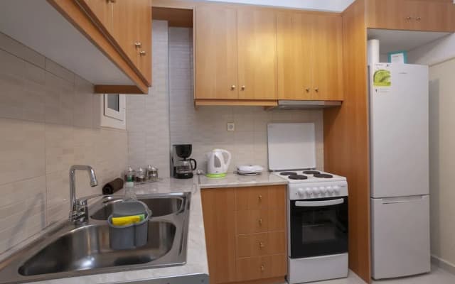 Renovated & Cool Flat In Ideal Location - photo 2