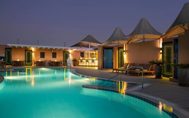 Four Points by Sheraton Bur Dubai Hotel - photo 3