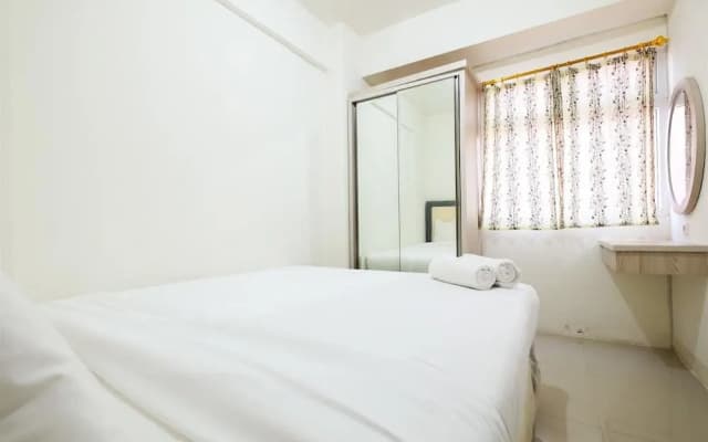 Comfortable 2BR Green Pramuka Apartment - photo 2