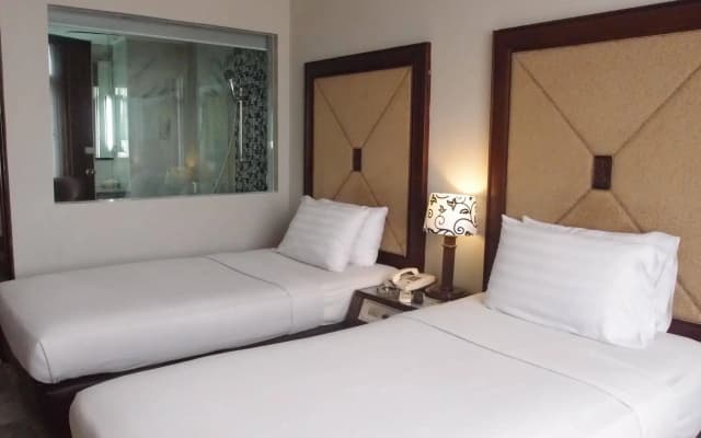 Johns Pardede International Hotel - photo 2