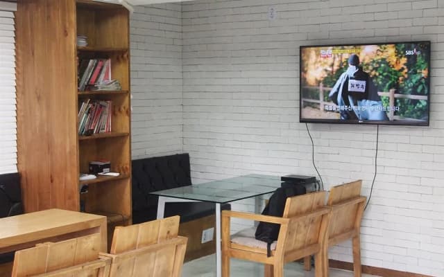 JK House - photo 5