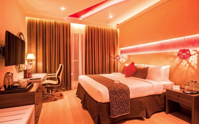 Carnelian By Glory Bower Hotel - photo 3