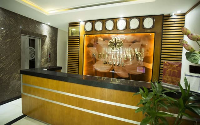 New Lotus Hotel - photo 2