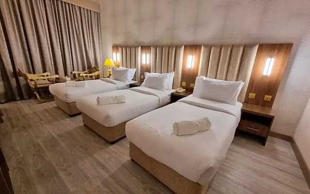 Vista Square Hotel - photo 3