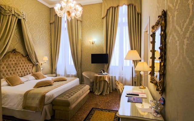Hotel Al Duca Di Venezia - photo 4