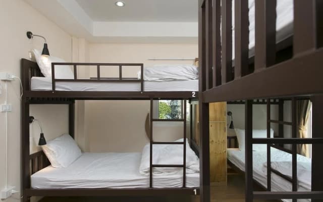 Small Space Cafe and Hostel - photo 3