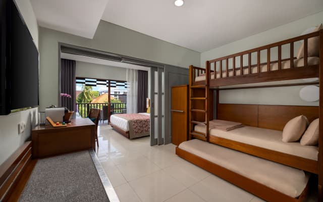 Bali Dynasty Resort - photo 4