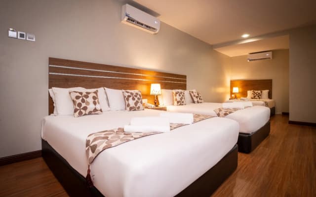 ZEN Rooms Metropol Hotel - photo 4