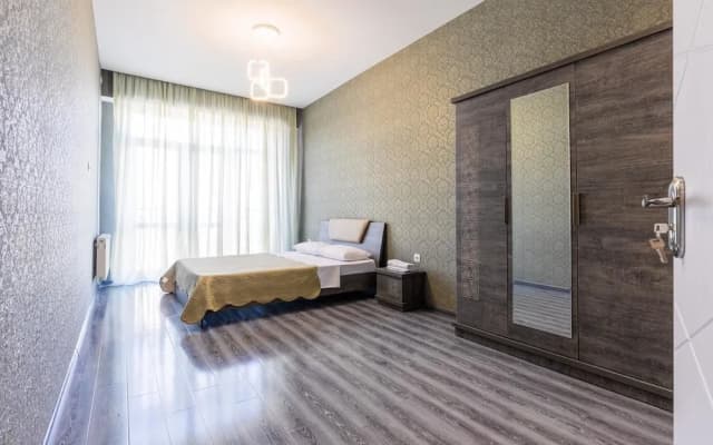 Apartment on Saakadze Square - photo 2