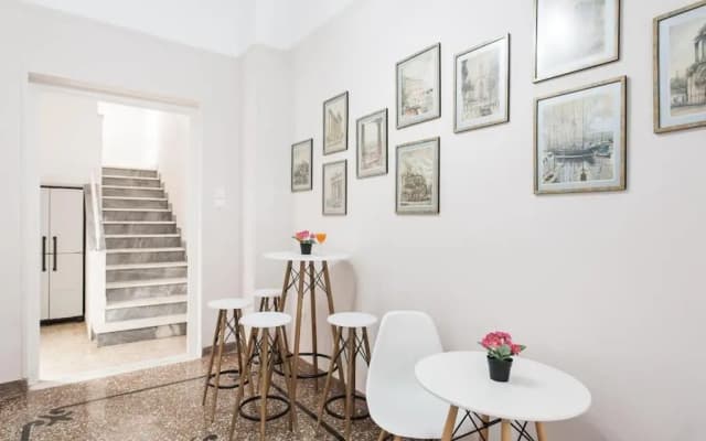 Splendid Full 5BDR/3bath/2kitchens Mansion in ATH - photo 2