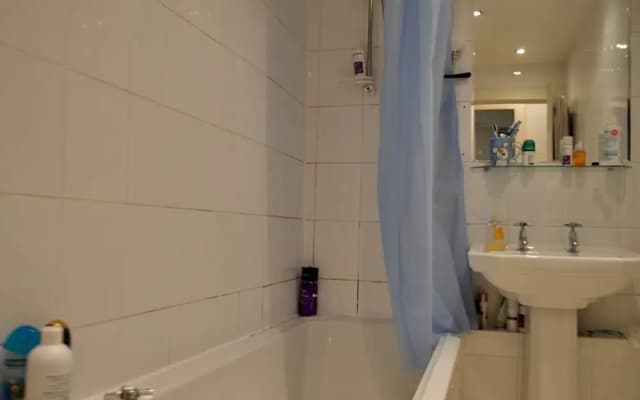 1 Bedroom Flat In Central Edinburgh - photo 4