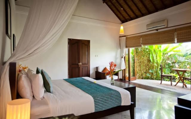 The Junno Villa - photo 4