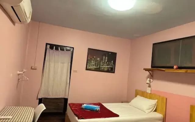 Let's Sea Hostel - photo 3