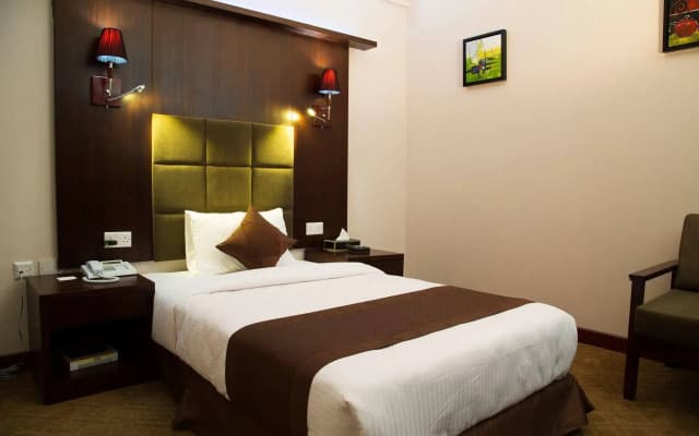 Elegance Castle Hotel - photo 3