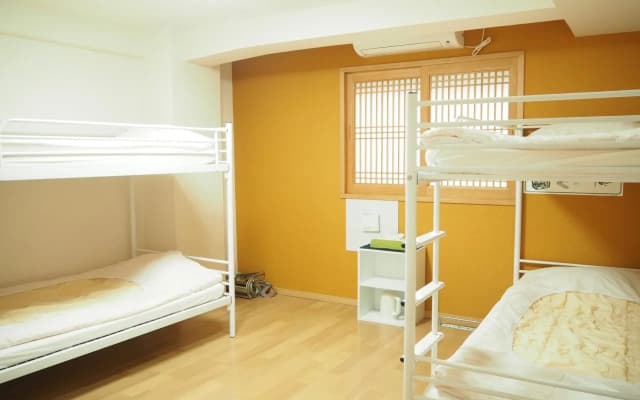 HOLIDAY VIEW INN - Hostel - photo 2