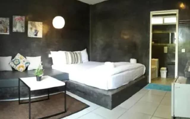 At Koh Larn Resort - photo 3