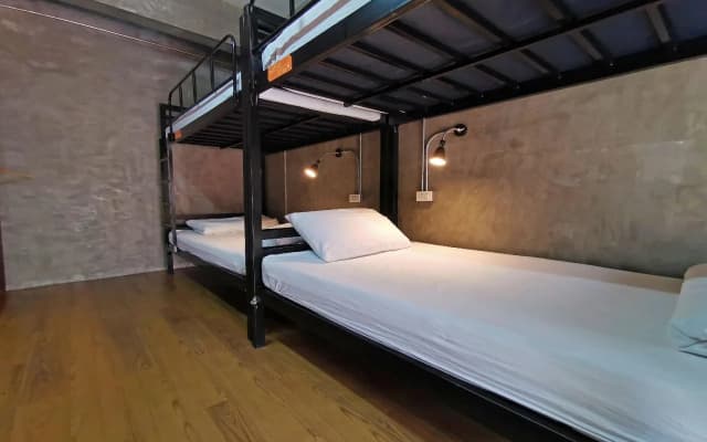 Urbanite Hostel - photo 4