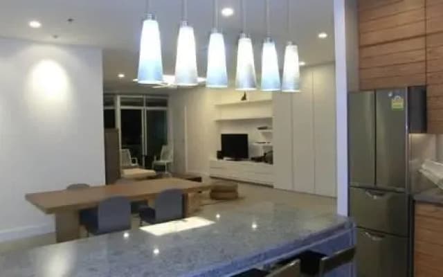 Two Bedroom Riverside Apartment - photo 2