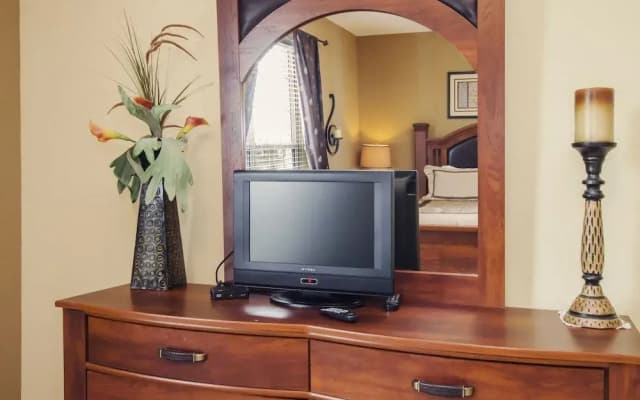 3BD 2BA Condo Sleeps 6 Gold RVC30993 Bedroom RHOF - photo 2