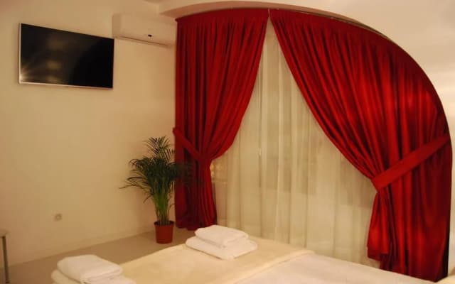 Hostal Petite Maman - photo 3