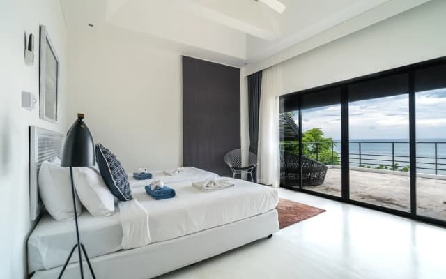 Farrah Oceanfront Villa - photo 2
