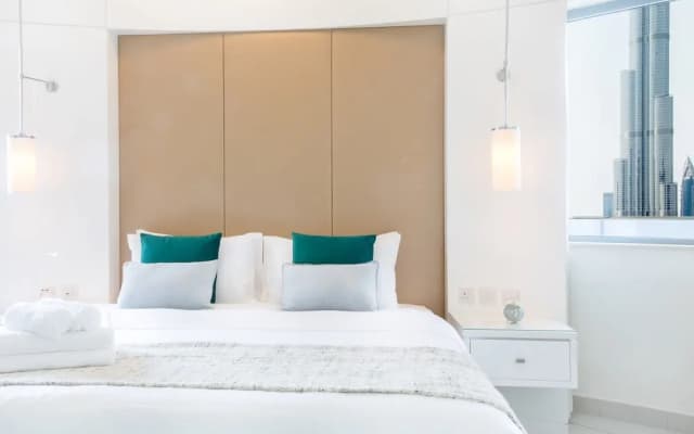 Maison Privee - Luxury Urban Retreat w/ Burj Khalifa Views - photo 2