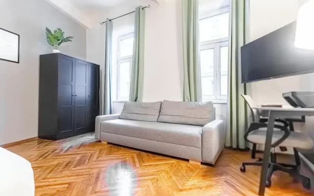 Elegant 1BR Apt Steps from Praterstern - photo 2