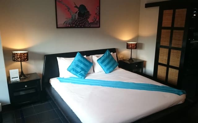 The Venue Residence and Cabaret - photo 4