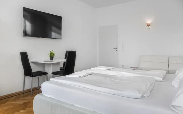 Spacious 7BR Apartment Hauptbahnhof - photo 4