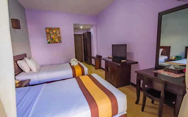 Grand Santhi Hotel - photo 4