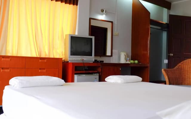 Thaniza Beachfront Resort - photo 2