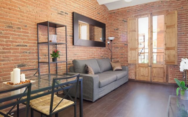 Central Apartment in Eixample - photo 4