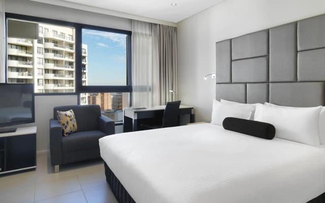 Meriton Suites Kent Street, Sydney - photo 4
