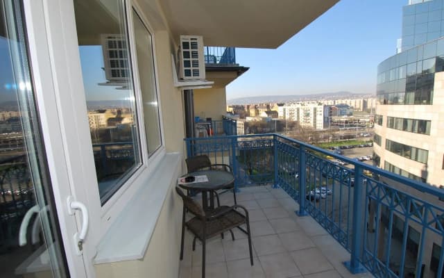 Arpad Bridge Apartments - photo 5