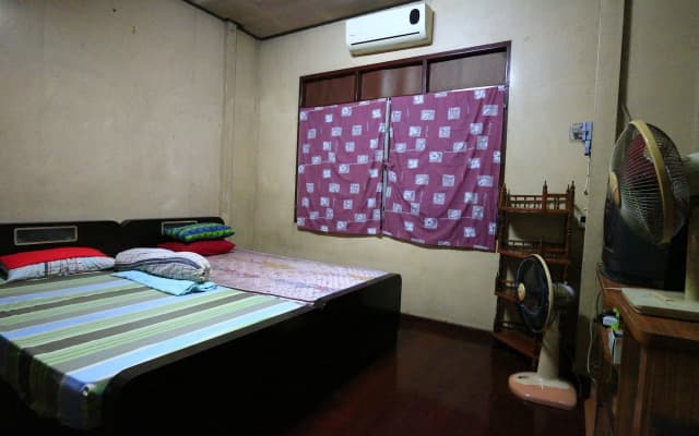 Anurak Guesthouse - photo 2