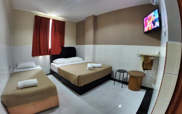 Adamson Park Hotel - photo 3