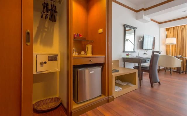 Silom City Hotel - photo 3