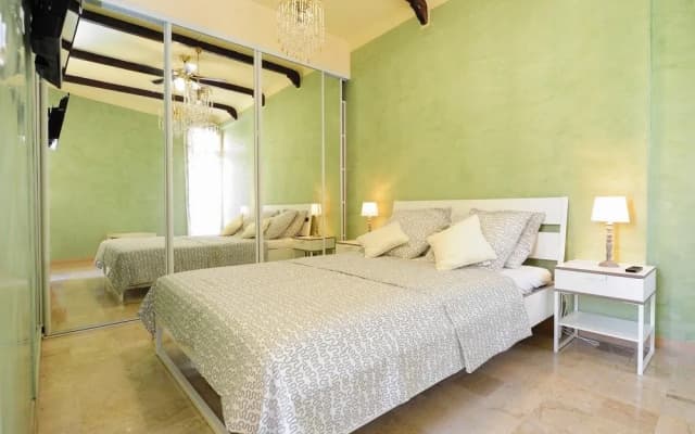 Royal Negresco - 5 Stars Holiday House - photo 3
