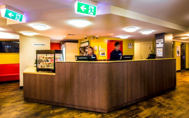 ibis budget Sydney Airport - photo 2